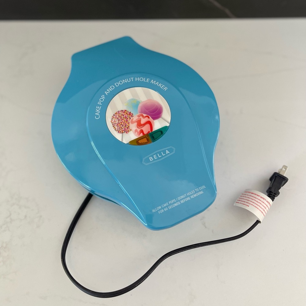 Cake Pop and Donut Hole Maker!